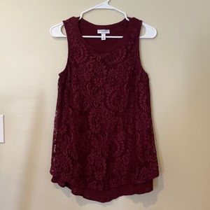 Lace overlay Liz Lange Maternity shirt